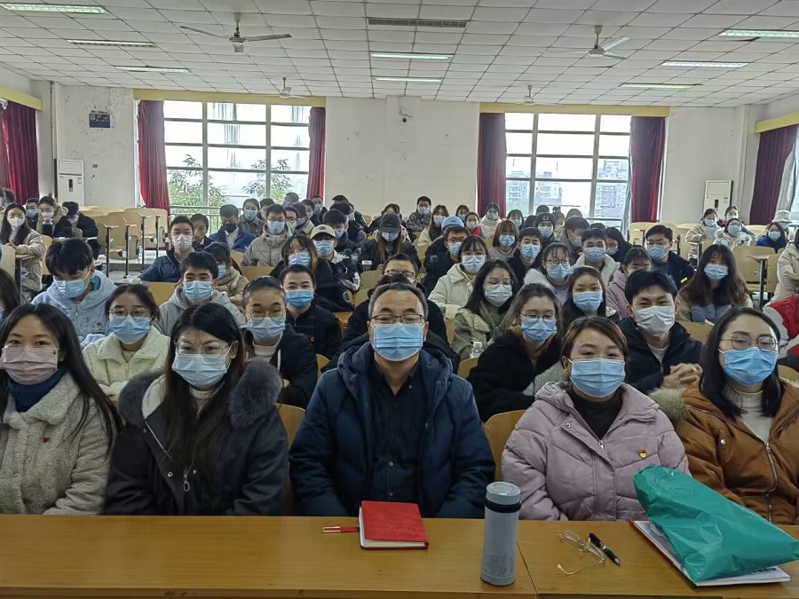 土木工程学院召开学生支部创先争优先进集体评估大会13.jpg