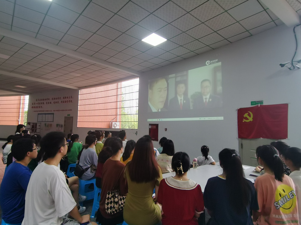 土木工程学院学生党员二支部开展“廉政教育’观影活动1_副本.jpg