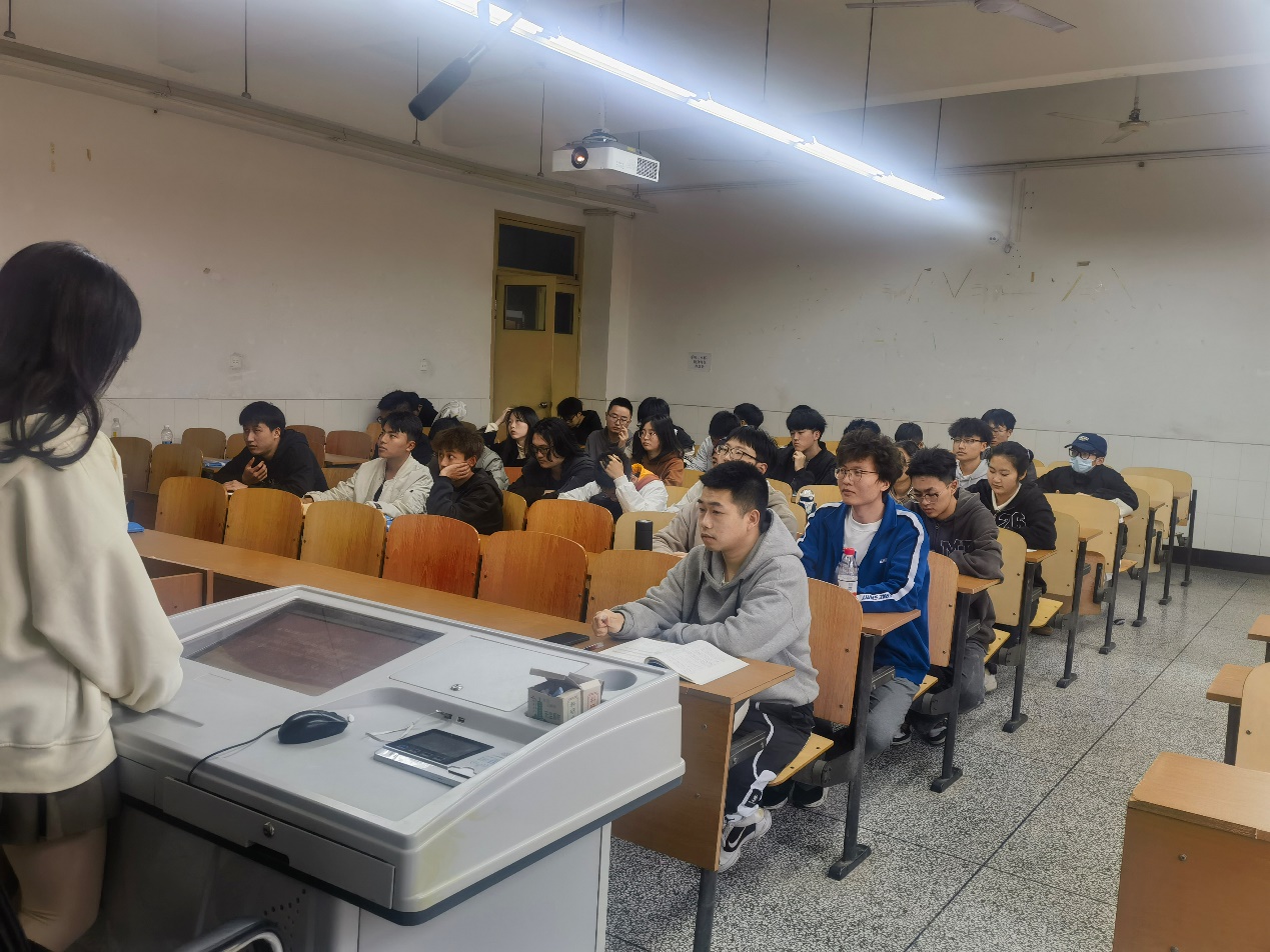 给排水科学与工程专业2021级2班开展三月班团活动2.jpeg