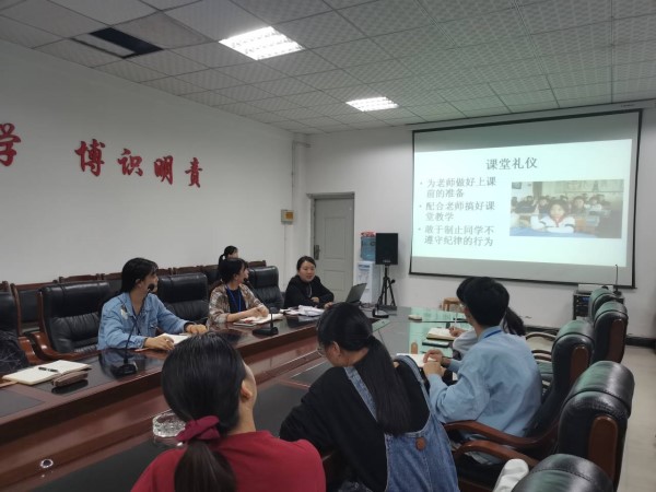 土木工程学院第十八届团总支学生会召开干部会议1.jpg